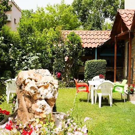 Vila Aliaj Deluxe Rooftop With Private Balcony Durres