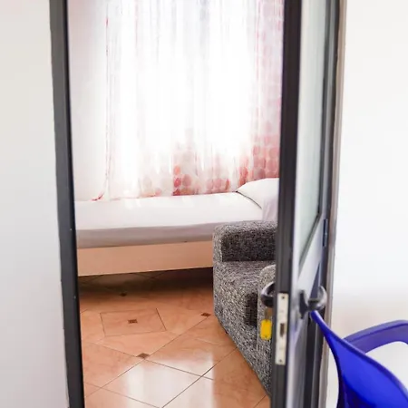 Vila Aliaj Deluxe Rooftop With Private Balcony *